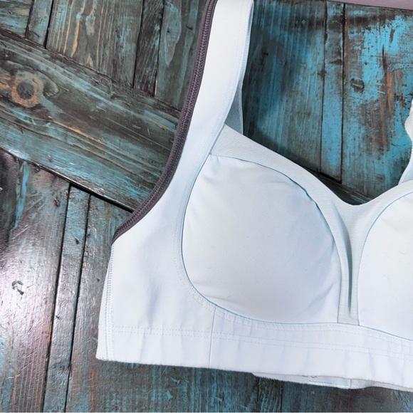 Lululemon Ta Ta Tamer Size 34C Sports Bra Activewear - Picture 3 of 10